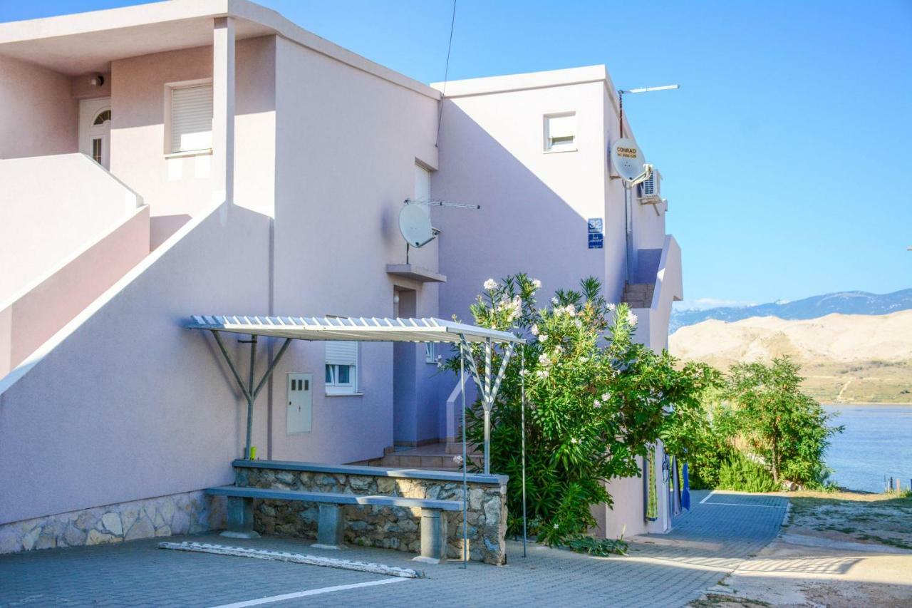 Apartmani Prvi Red Do Mora باغ المظهر الخارجي الصورة