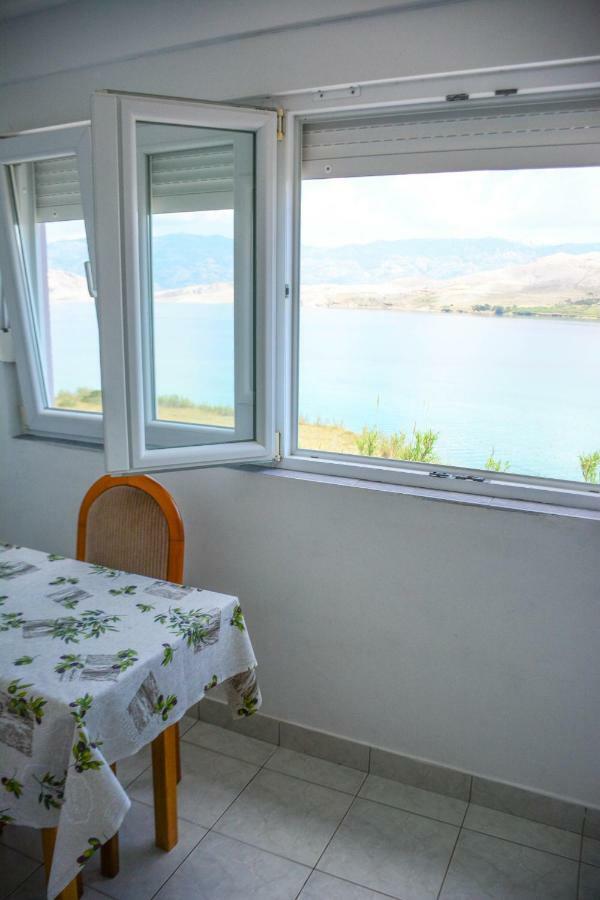 Apartmani Prvi Red Do Mora باغ المظهر الخارجي الصورة